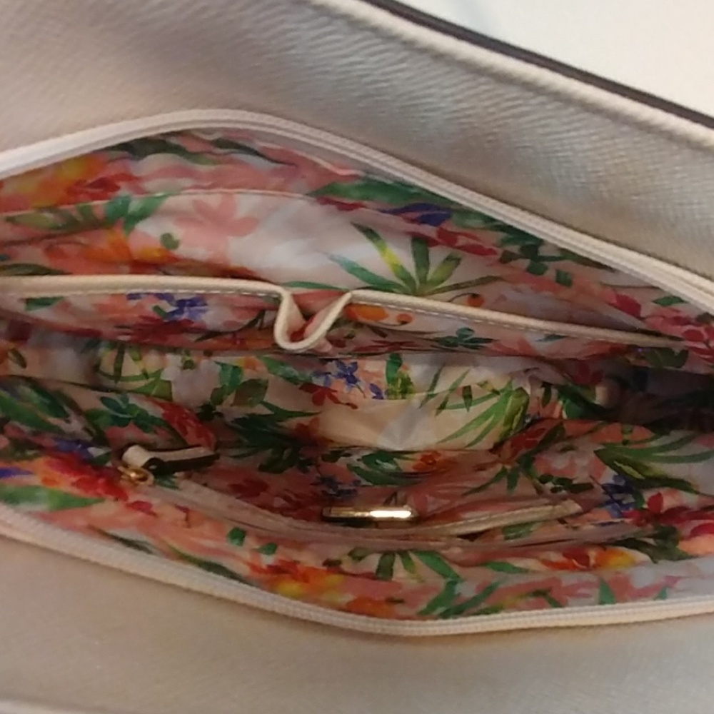 Handbag - Picture 3 of 3